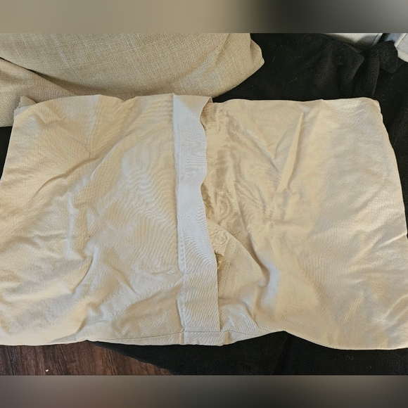 Pottery barn pillow cover - Picture 3 of 4